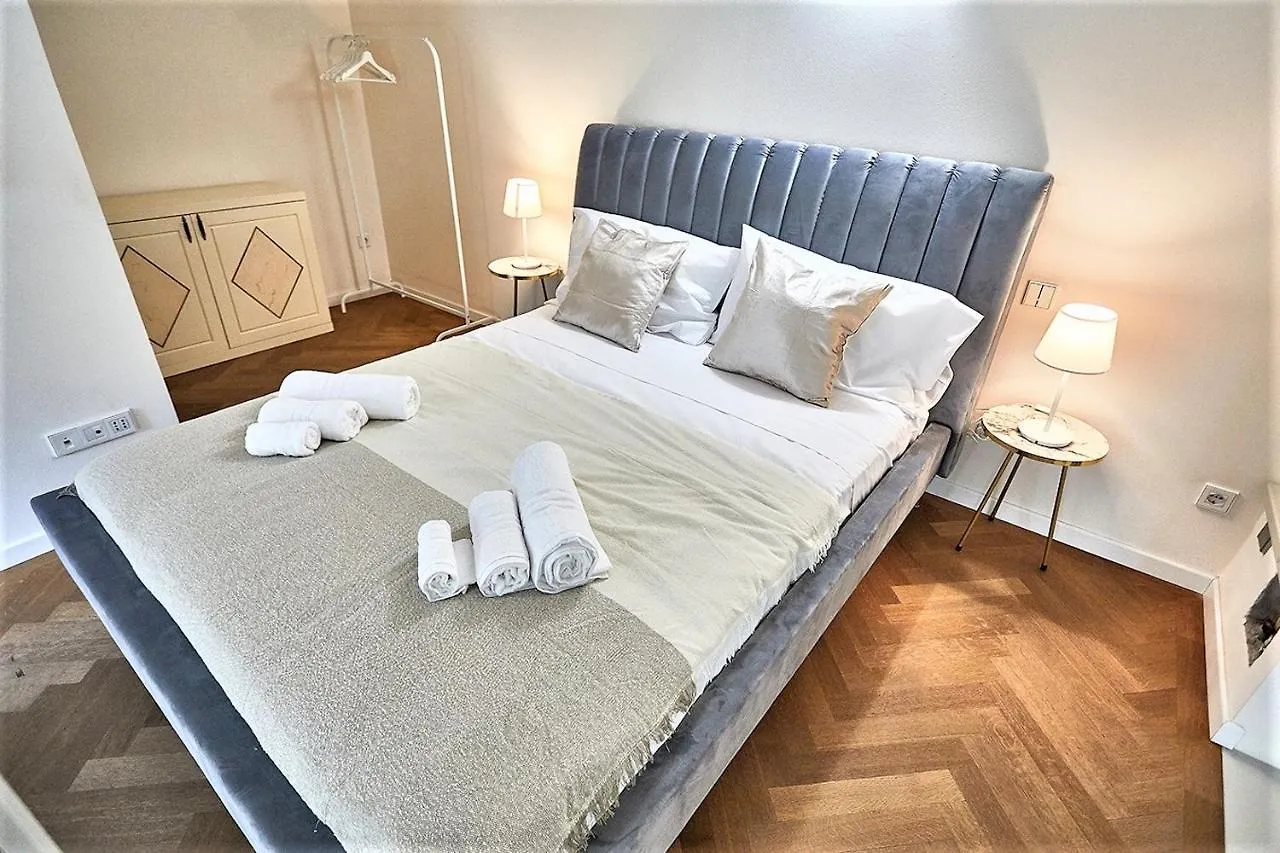 Apartamento Astra-Modern Loft Cathedral View Bérgamo 0*,