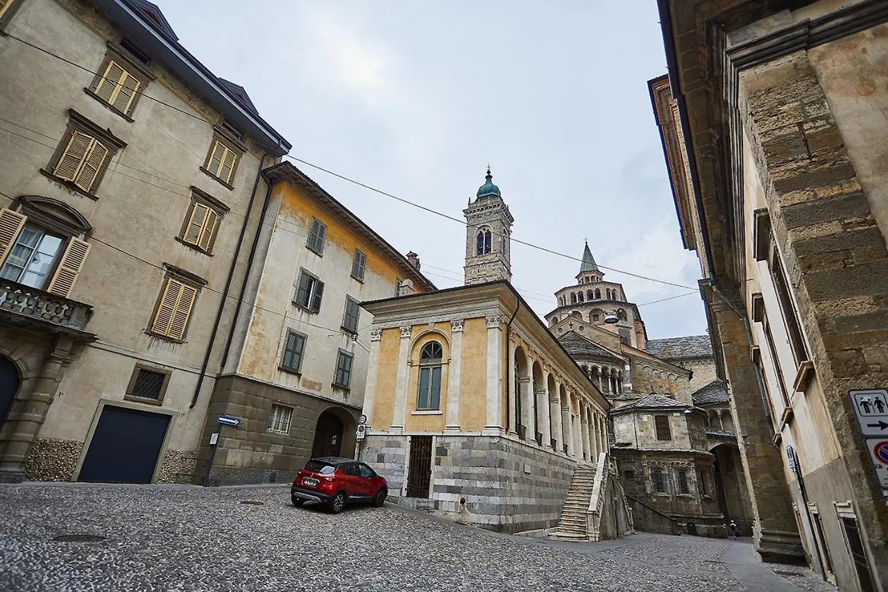 Apartament Astra-Modern Loft Cathedral View Bergamo 0*,  Włochy