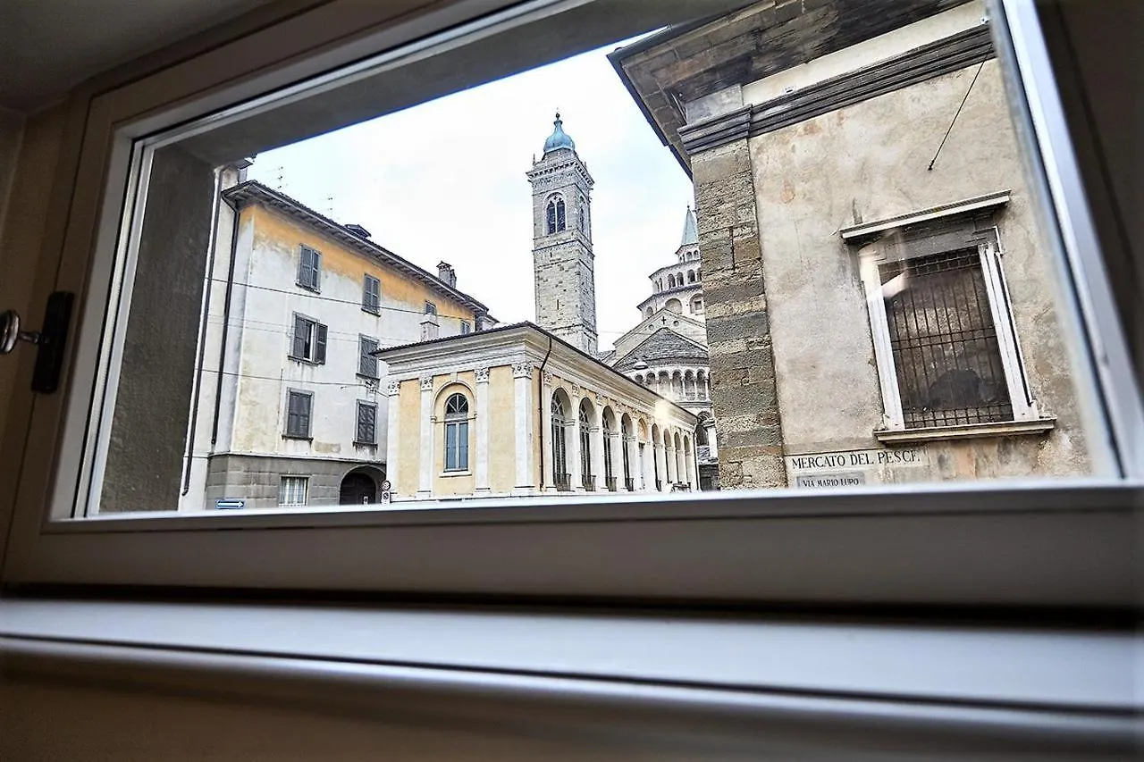 Apartament Astra-Modern Loft Cathedral View Bergamo 0*,  Włochy